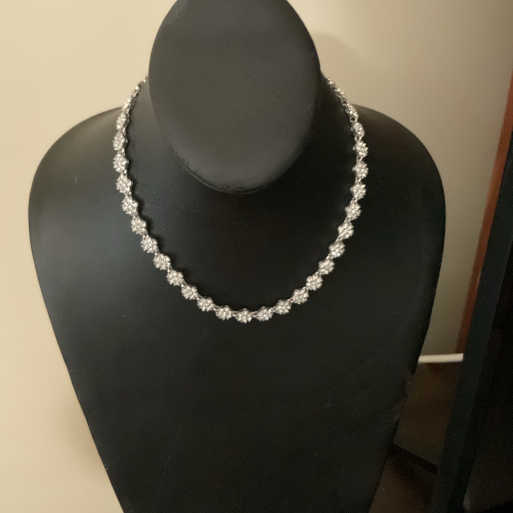 Ann Taylor Flower Necklace and Earring set - Picture 3 of 7